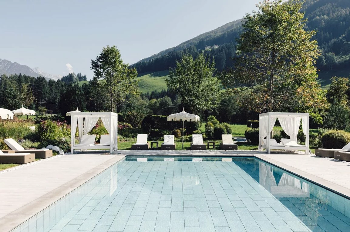 Hotel mit Pool Ahrntal - Schwimmbad, Garten und Spa