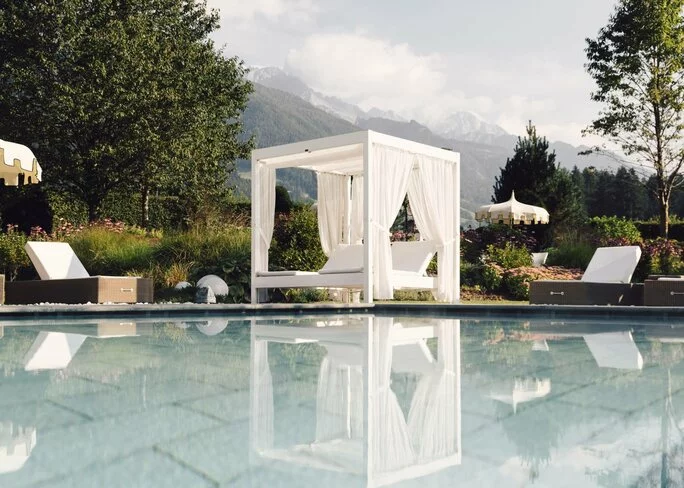 Hotel mit Pool Ahrntal - Schwimmbad, Garten und Spa
